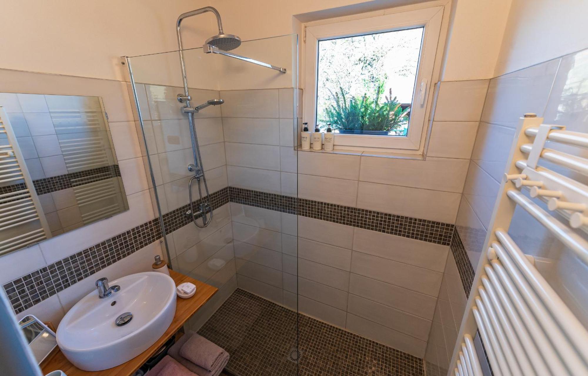 Ubytovani Na Samote - Apartman U Tesaru Komarice Екстер'єр фото