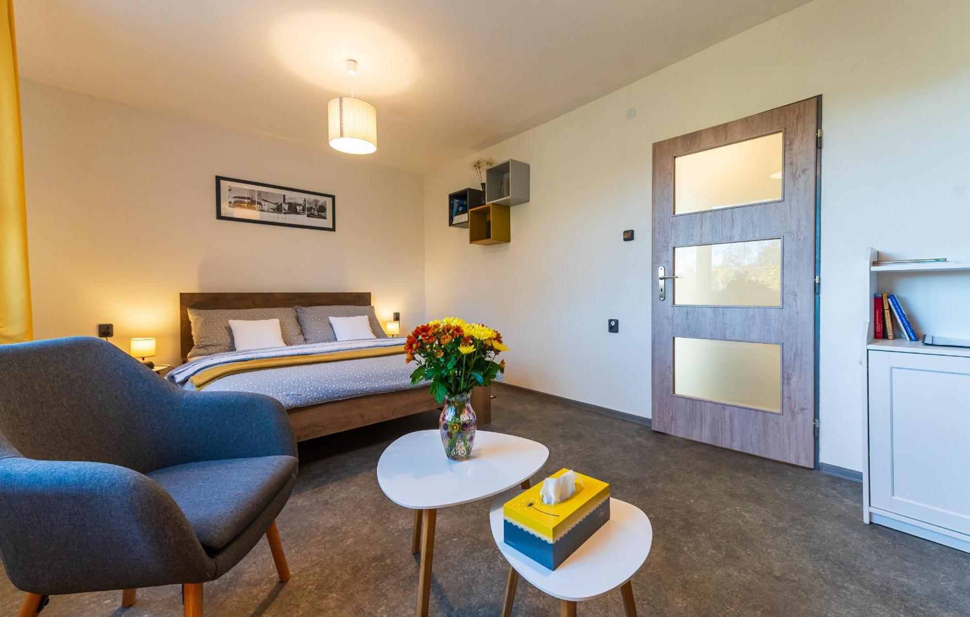 Ubytovani Na Samote - Apartman U Tesaru Komarice Екстер'єр фото